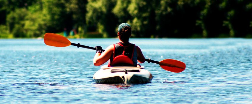 how to hold and use kayak paddle: 8 steps with pictures