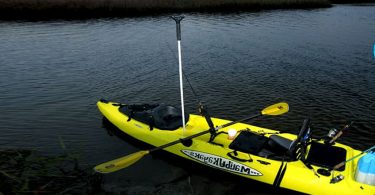 Anchor a kayak