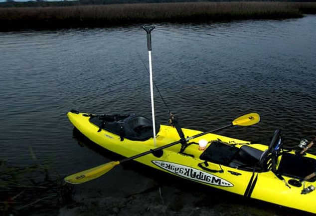 Anchor a kayak